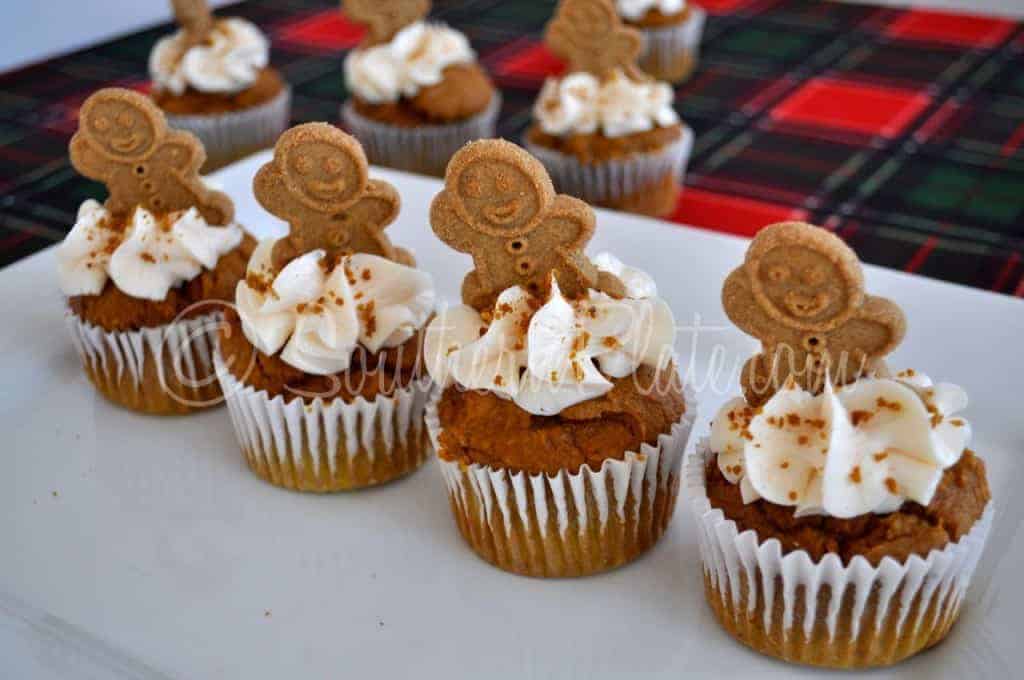 Quick Gingerbread Topped Muffins