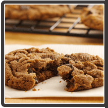 Squ_DeluxeTripleChocolateCookies