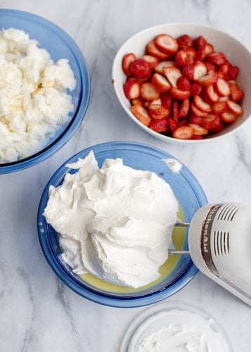 Mixing whipped cream layer.