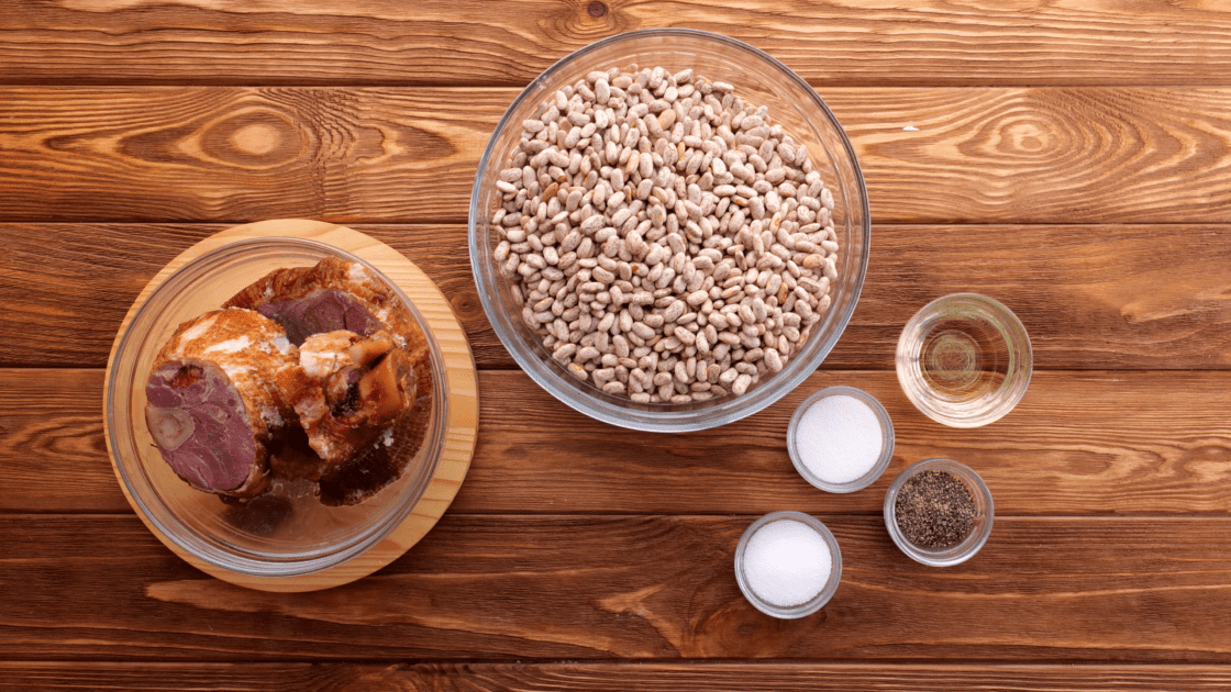 Ingredients for pinto beans and ham.