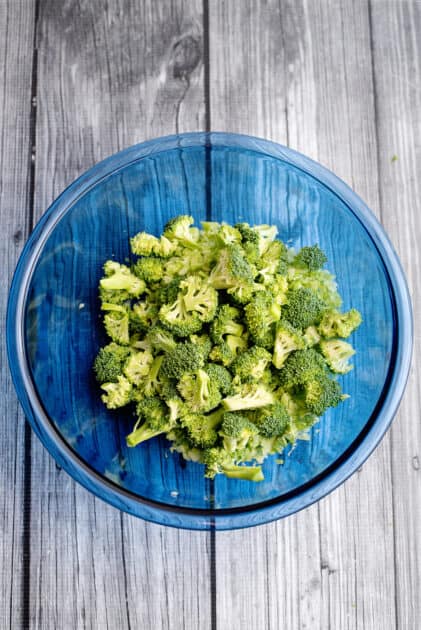 Add broccoli to mixing bowl.