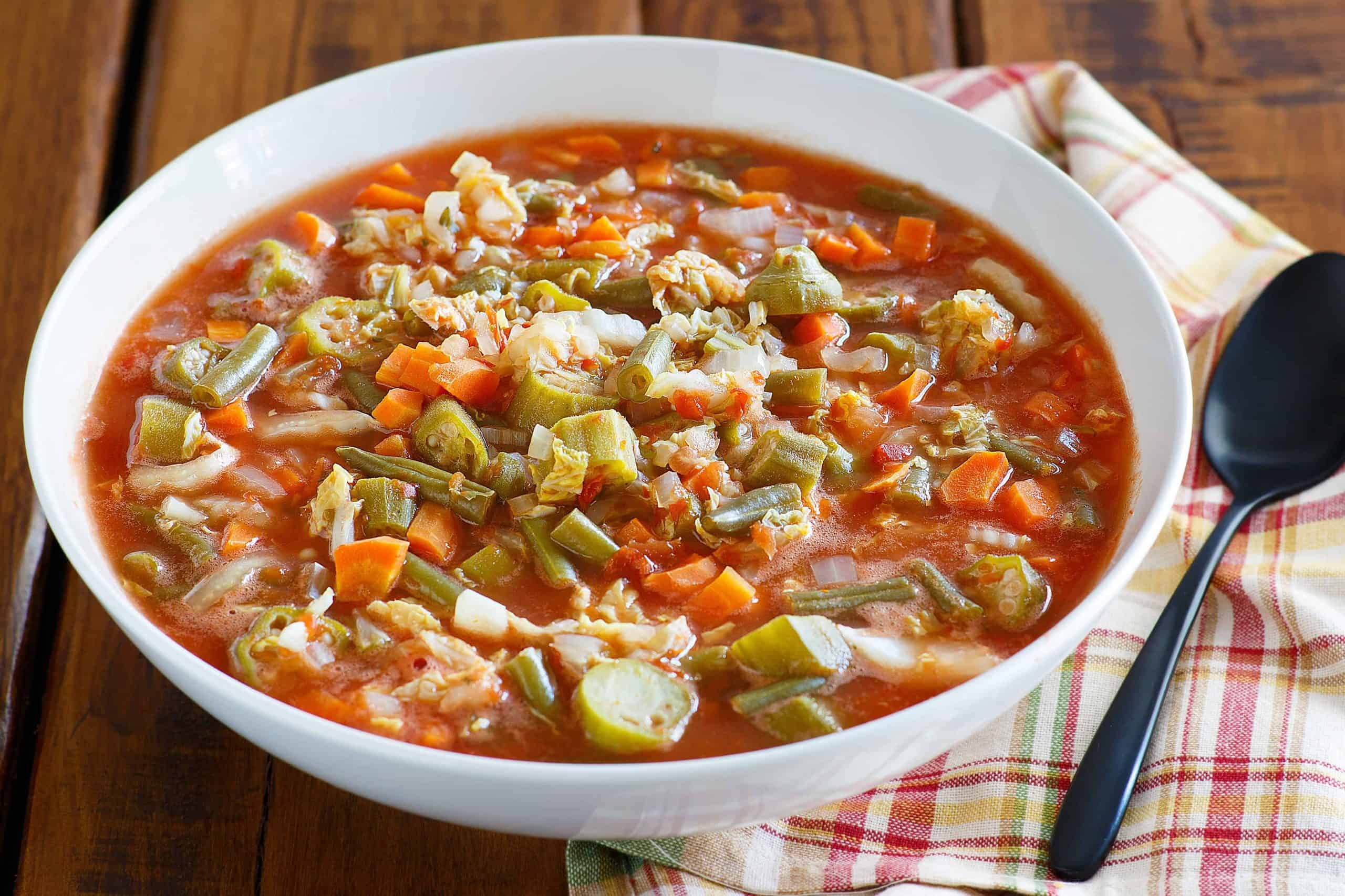 Easy Vegetable Soup (A Dieter’s Best Friend)