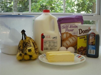 Banana crumb cake ingredients.