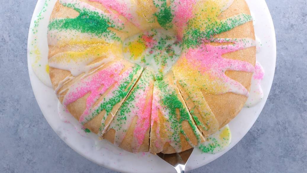 Super Easy King Cake Recipe (WOW GOOD!)