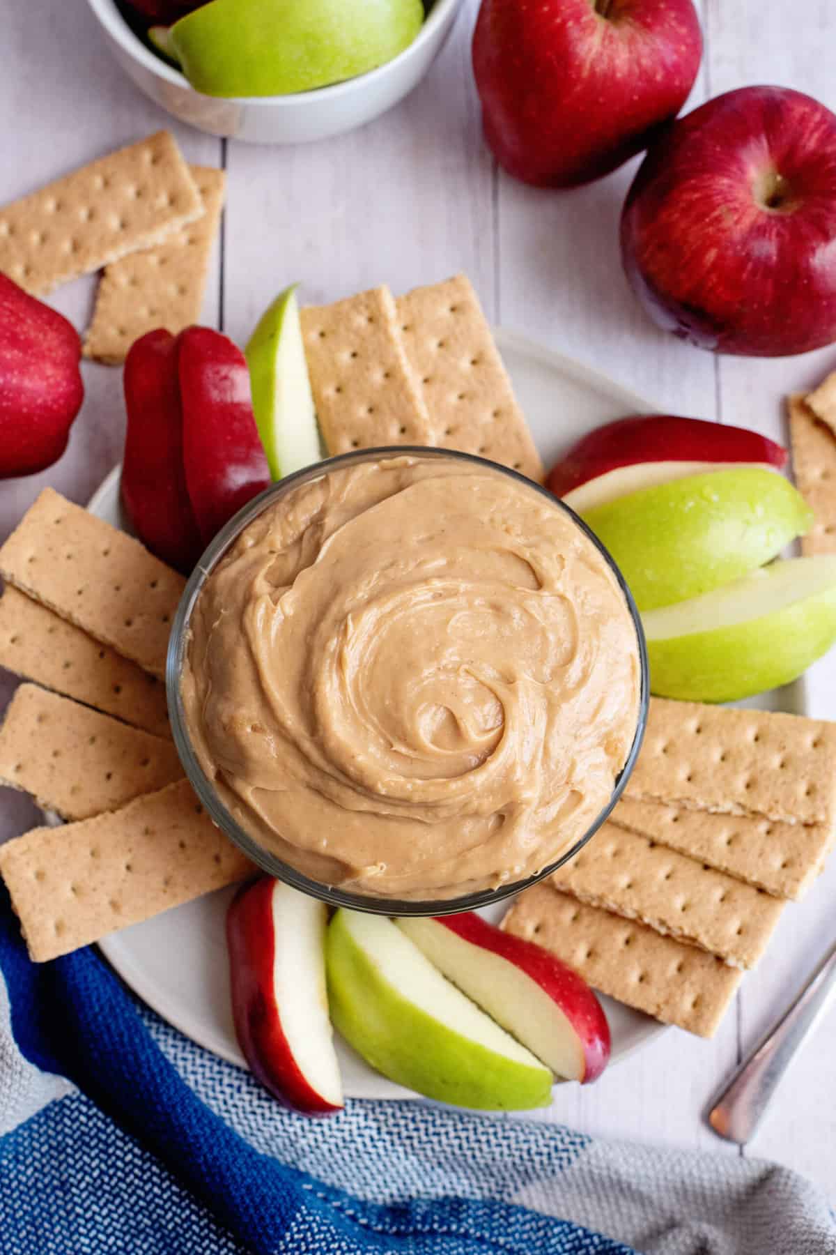 Creamy Peanut Butter Fruit Dip