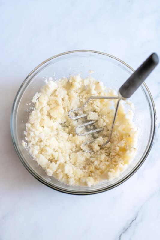 Cheesy Garlic Mashed Potatoes With Mozzarella - Southern Plate