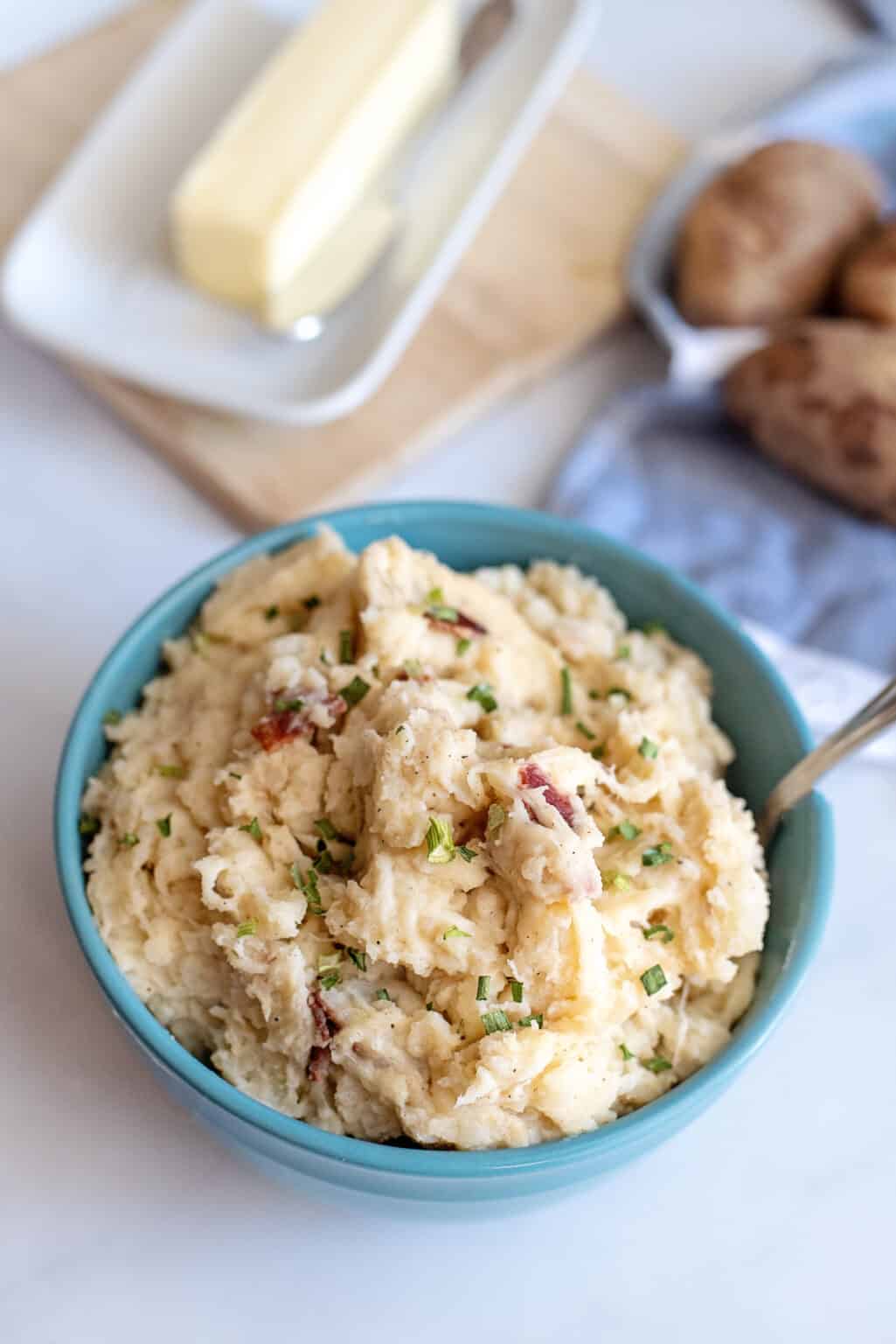 Cheesy Garlic Mashed Potatoes With Mozzarella - Southern Plate