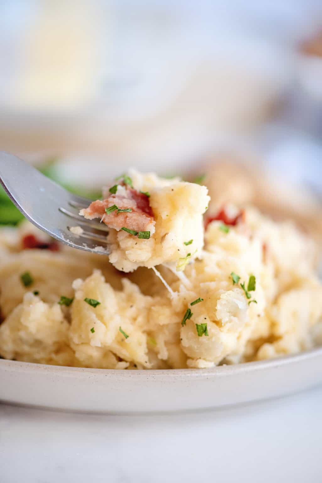 Cheesy Garlic Mashed Potatoes With Mozzarella - Southern Plate
