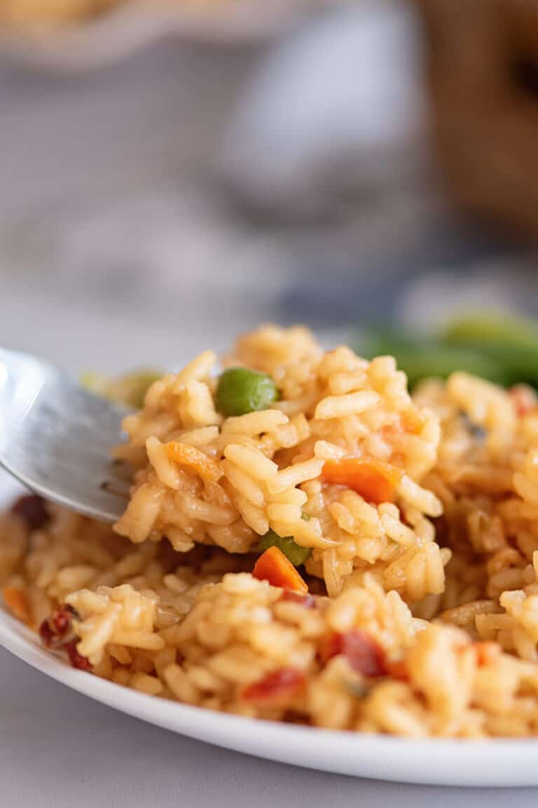 Easy Rice Pilaf (3 Ingredients Only)