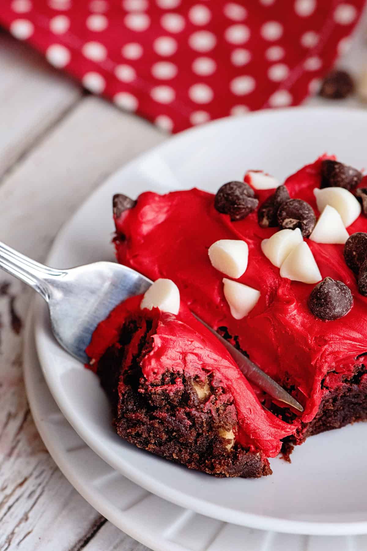 Valentine’s Day Brownies With Frosting