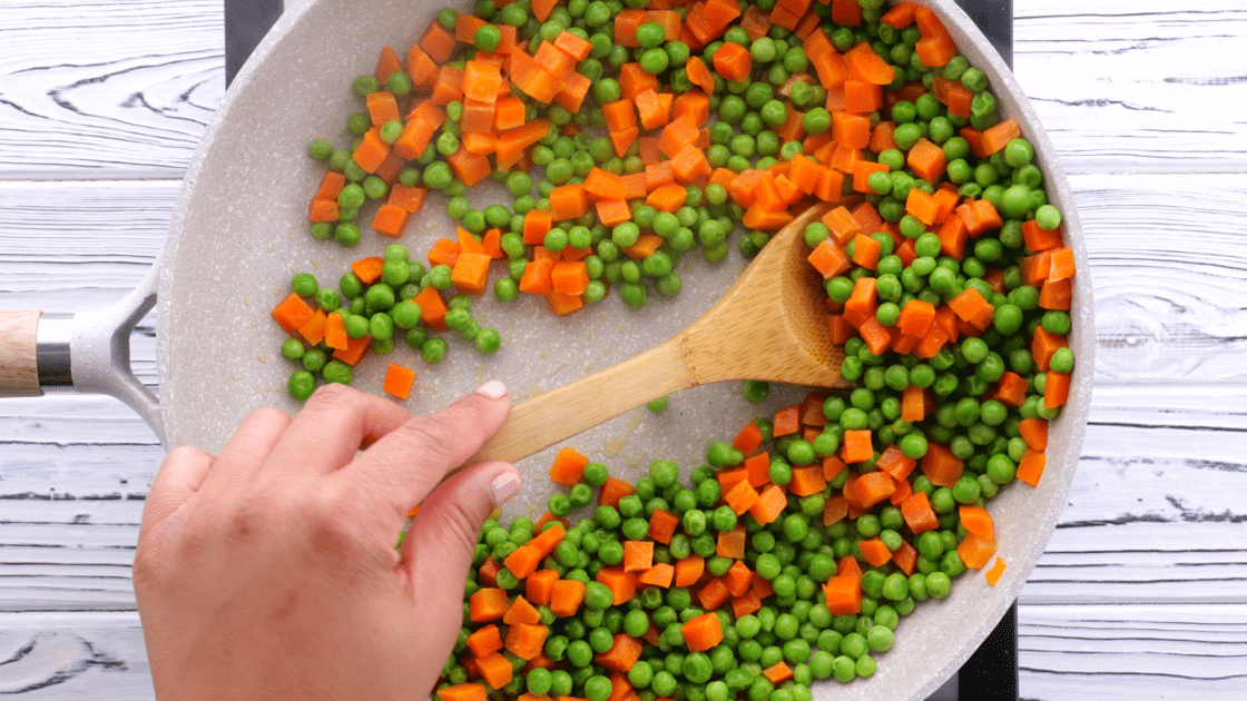 Remove vegetables from the skillet.