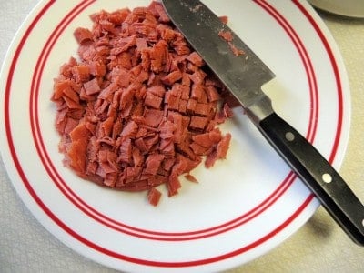 Dice corned beef.