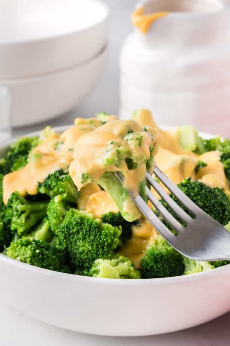 Broccoli with Cheese Sauce