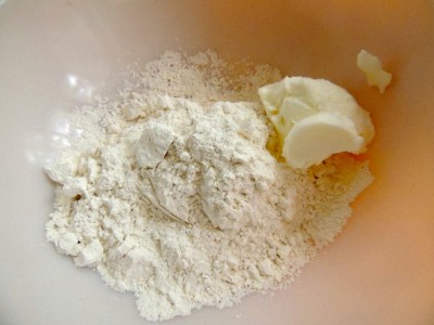 Place flour and shortening in a medium bowl.