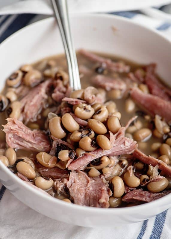 Southern Crock Pot Black Eyed Peas With Smoked Turkey Leg