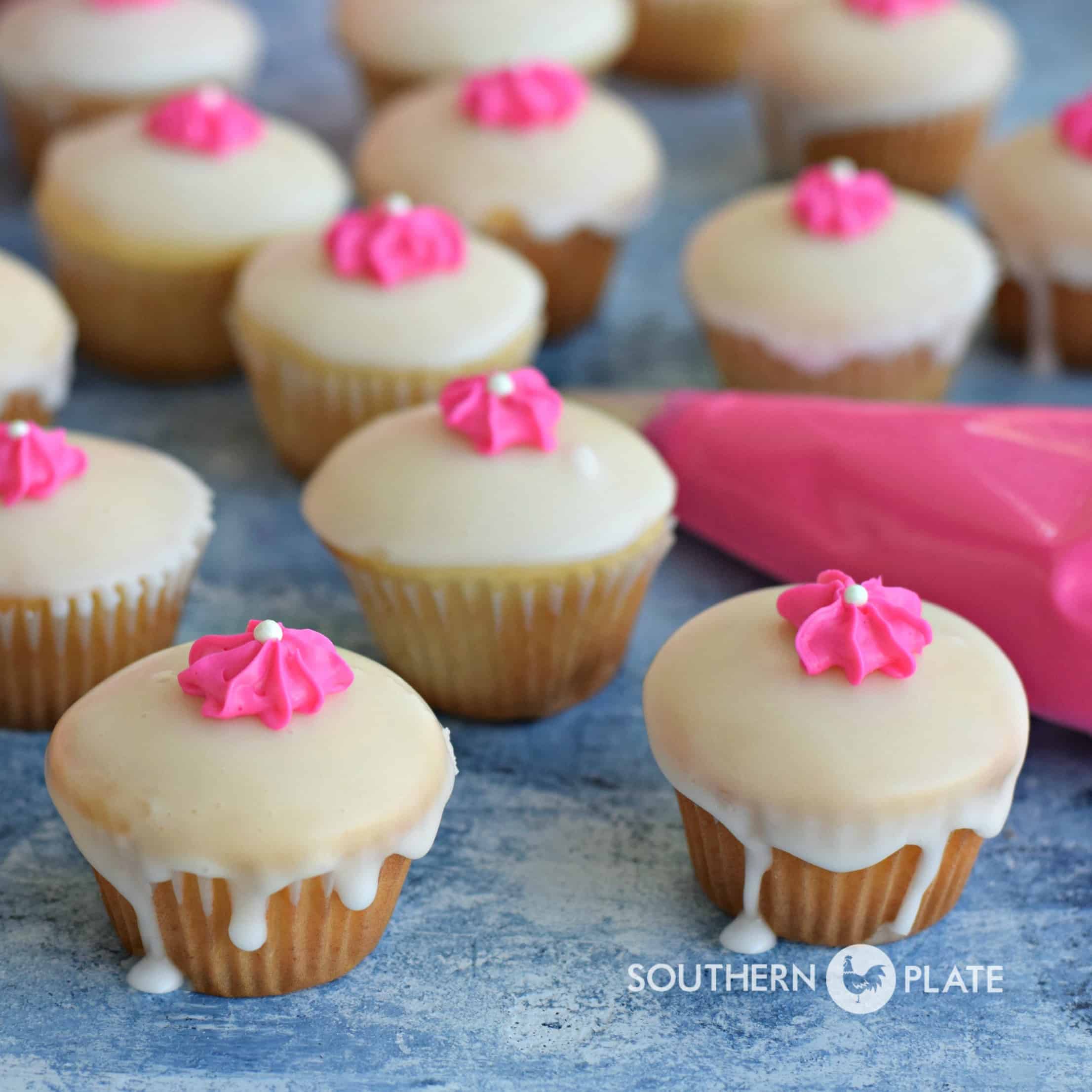 Pretty Cake Mix Cupcakes With Vanilla Glaze