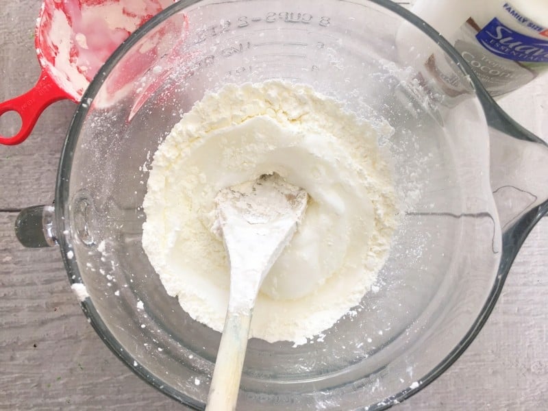 Place cornstarch and conditioner in mixing bowl.