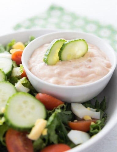 Bowl of Thousand Island dressing.