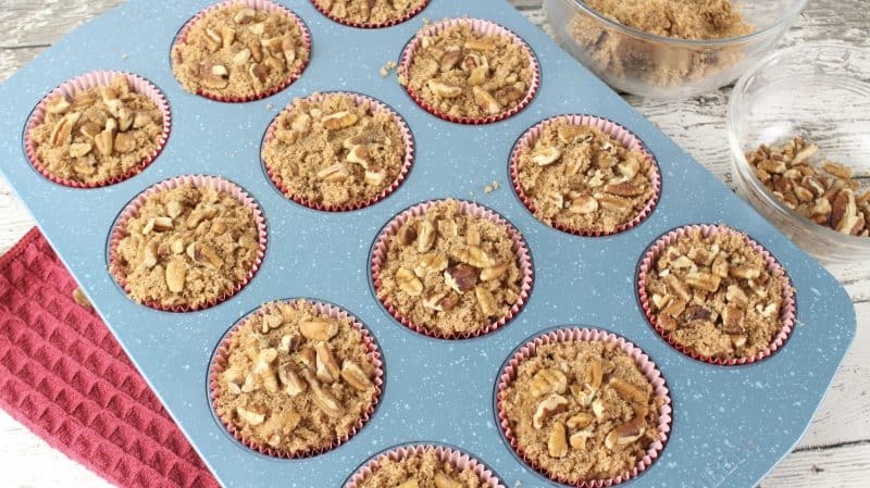 Top with cinnamon-sugar mix and pecans if desired.