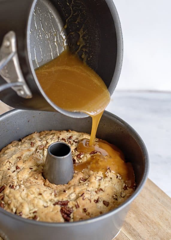 Pour sauce over hot cake.