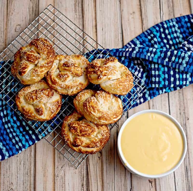 Biscuit pretzels and cheese sauce.