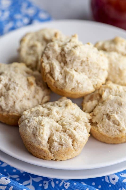 Quick Mayonnaise Dinner Rolls