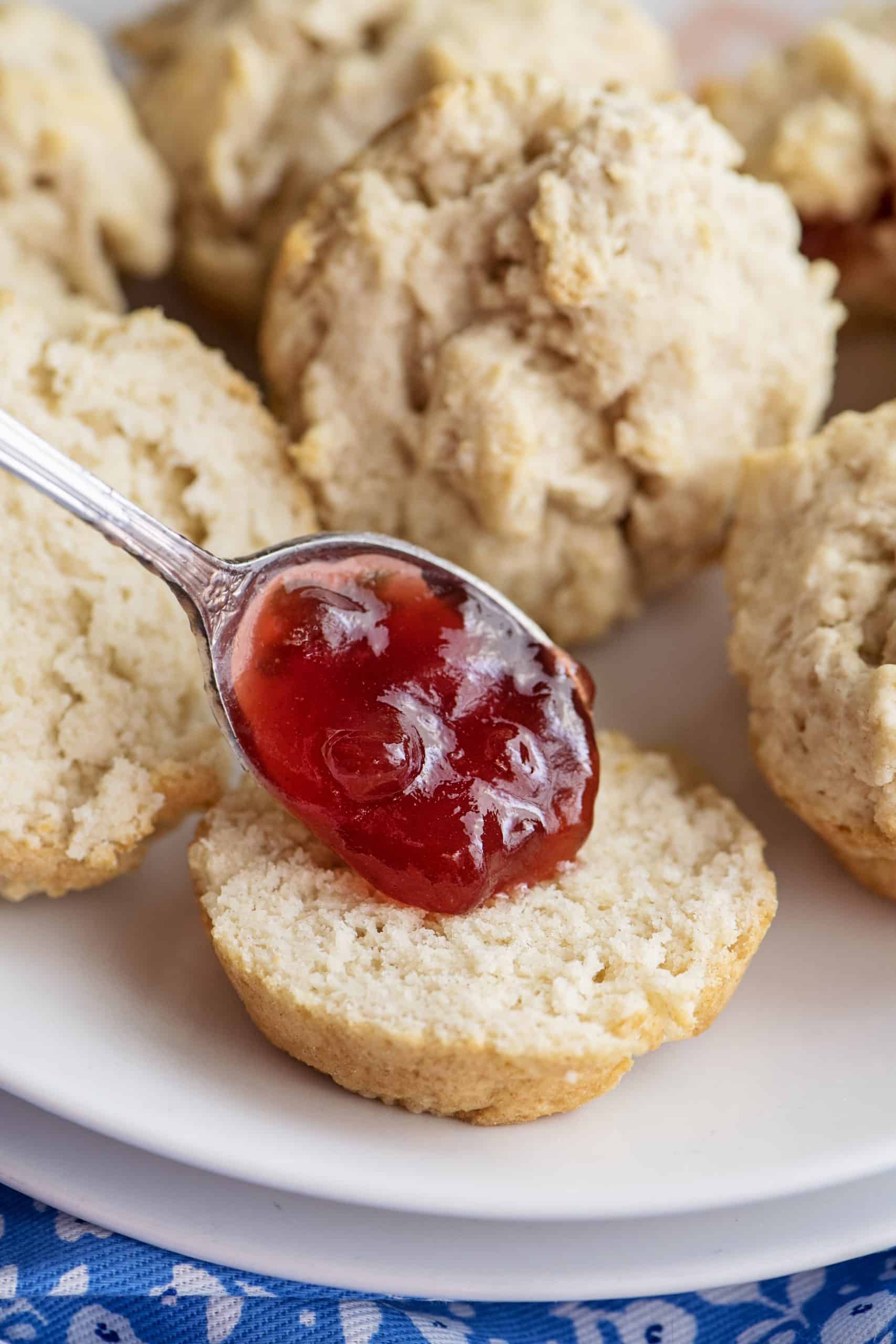 Quick Mayonnaise Dinner Rolls