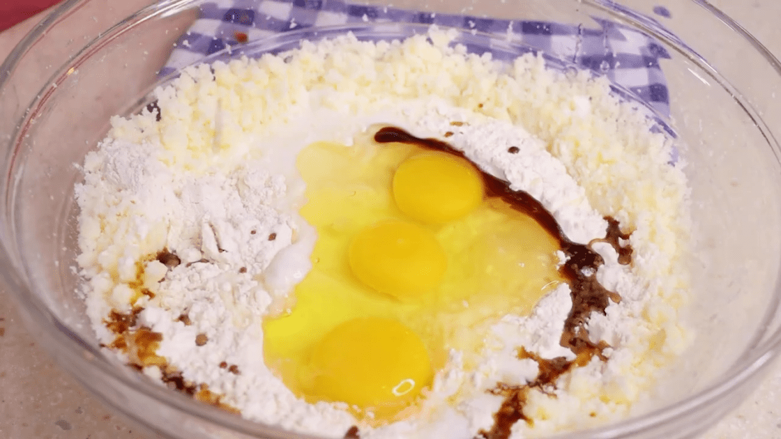 Add eggs and vanilla to mixing bowl.