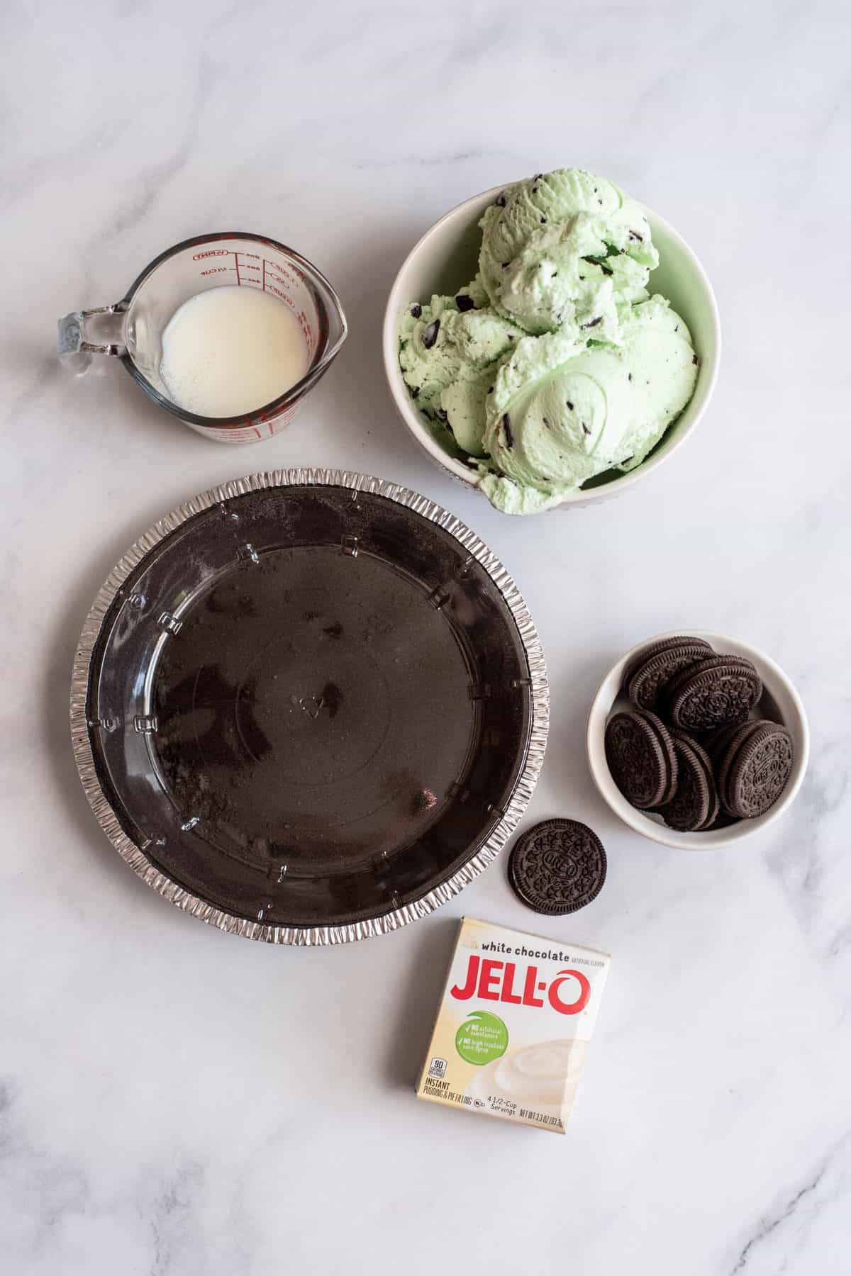 All ingredients used in Mint Oreo Ice Cream Pie Recipe.