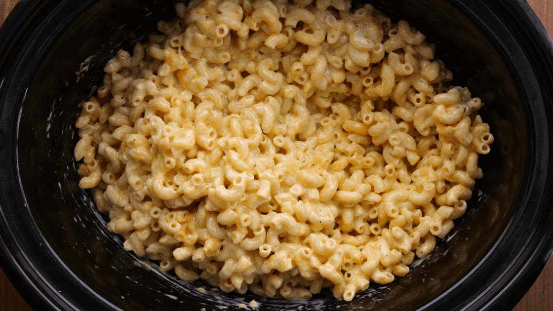 Stir the crockpot mac and cheese gently after an hour.