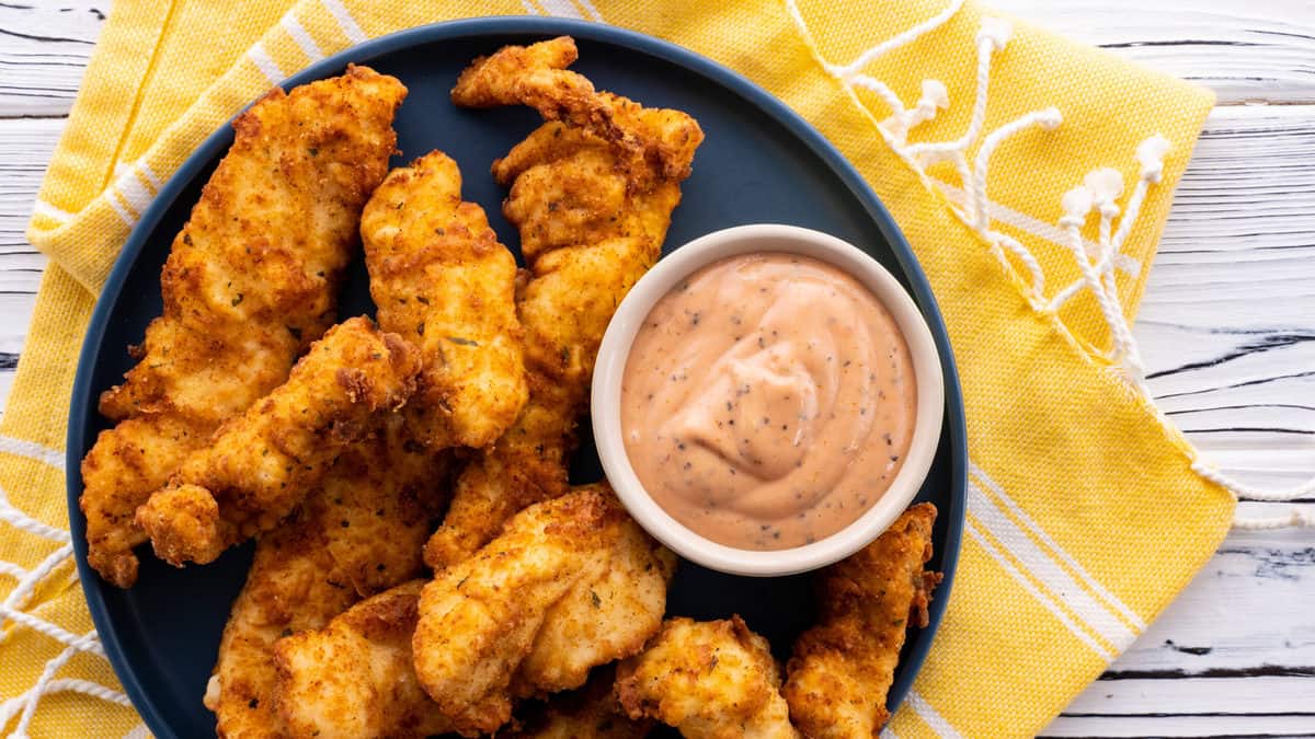 Comeback sauce with fried chicken tenders.