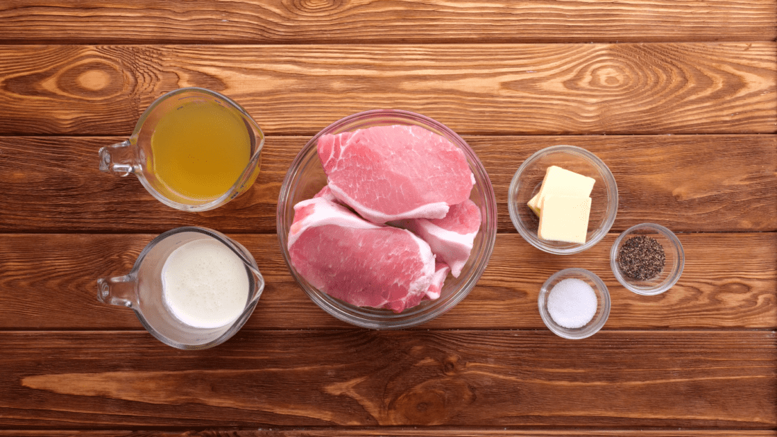 Ingredients for pan-seared pork chops with velvet cream sauce.
