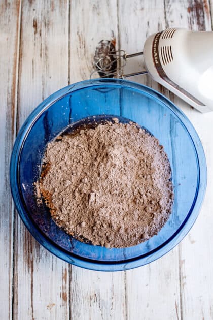 Add cake mix and sour cream to mixing bowl.