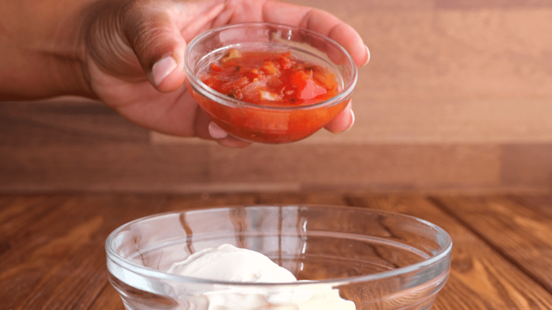 Add salsa to mixing bowl.