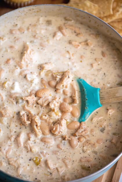 White bean chili ready to serve.