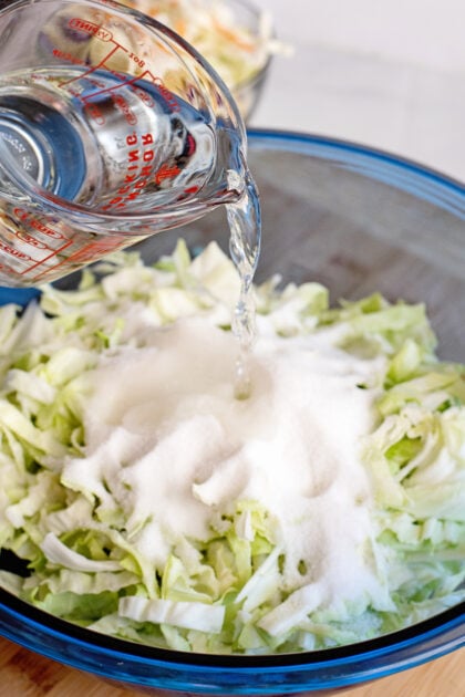 Add vinegar to mixing bowl.