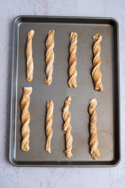Place rope on prepared baking sheet.