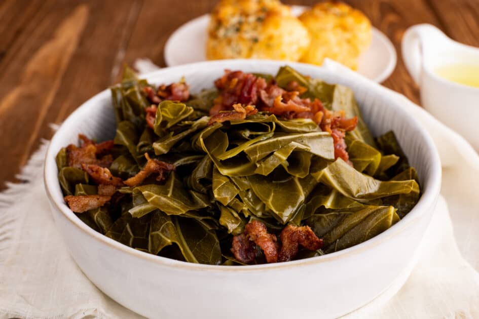 How to cook collard greens (Southern summer recipes).