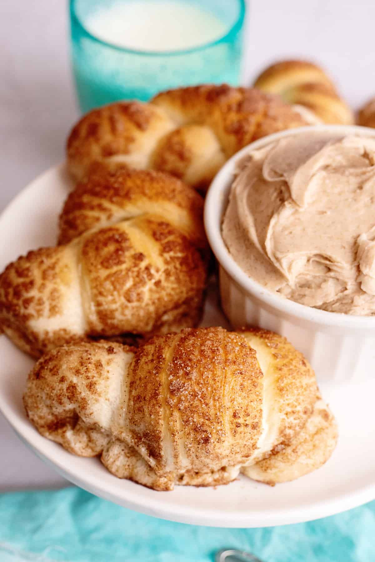 cinnamon love knots