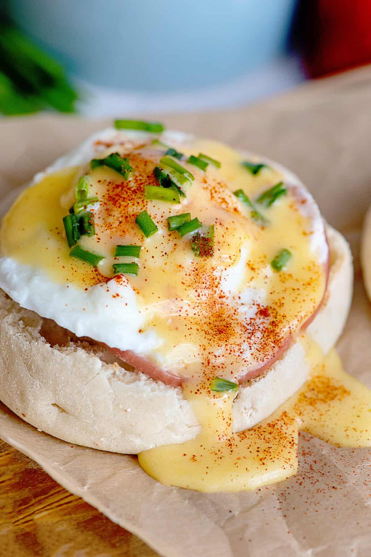 Close up of 1 Eggs Benedict with toppings