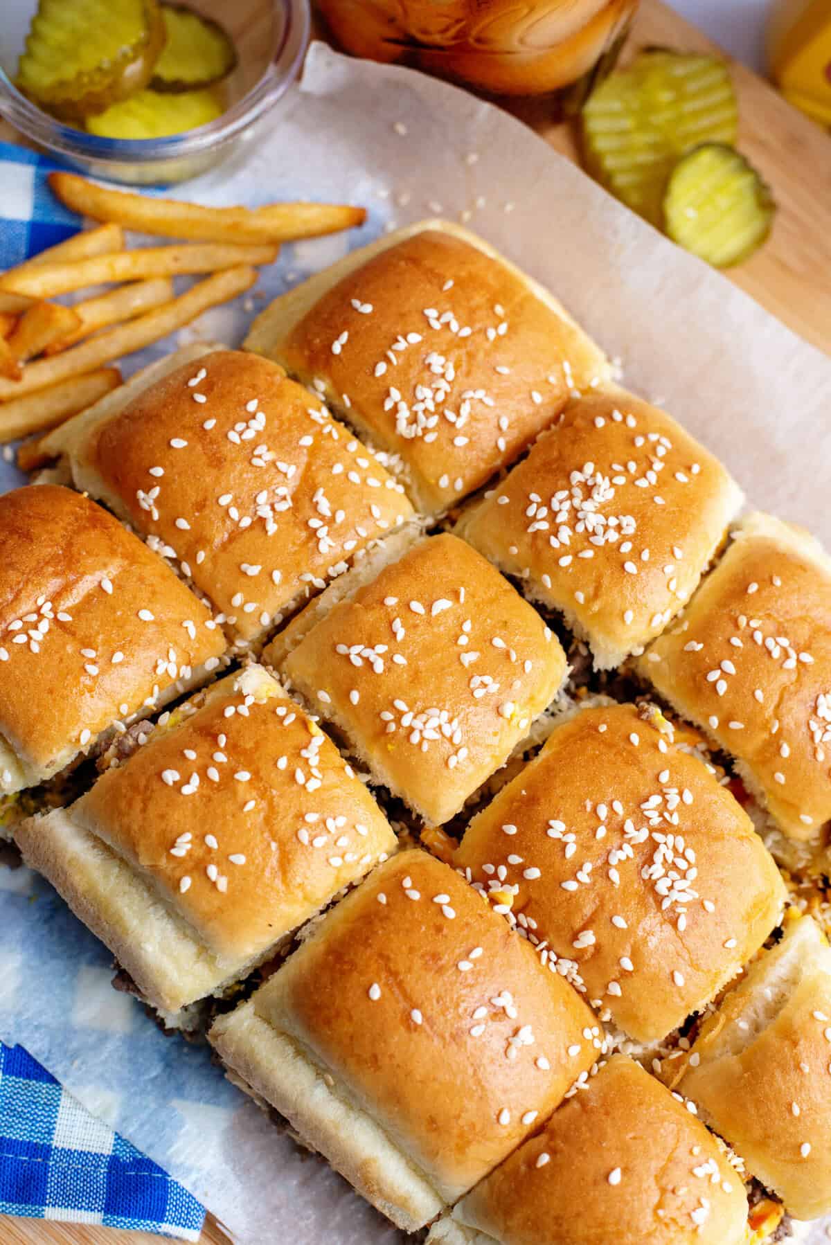 Sliced cheeseburger sliders