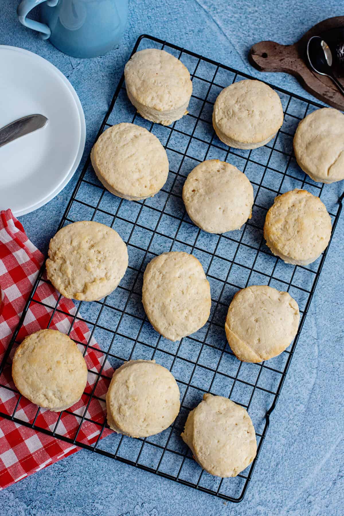 Baked easy homemade biscuits on a cooling rack