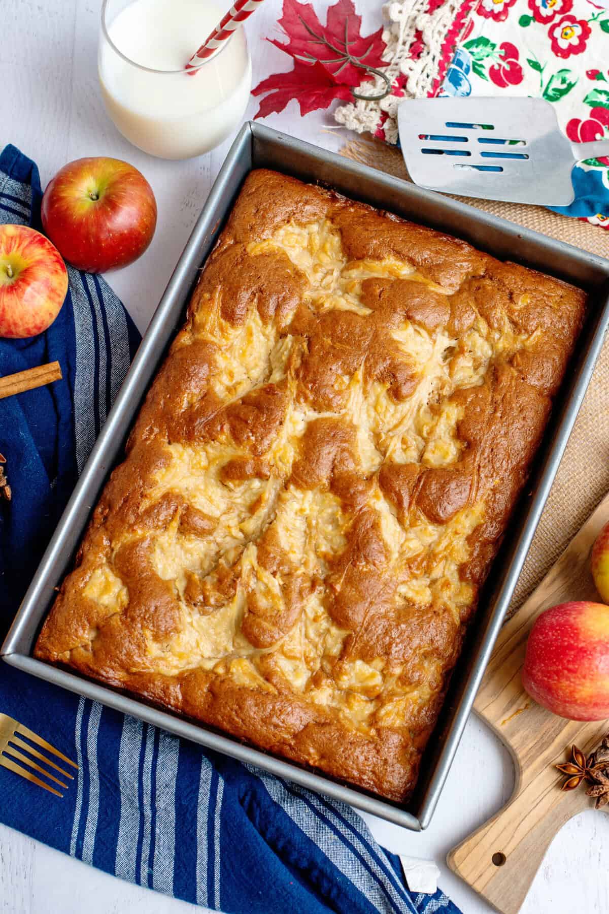 Baked apple crackle cake
