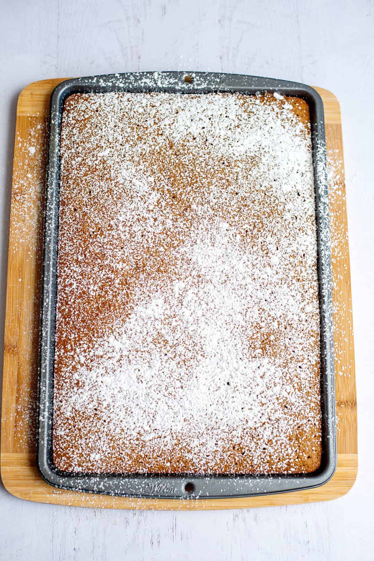 Baked and dusted pumpkin roll 