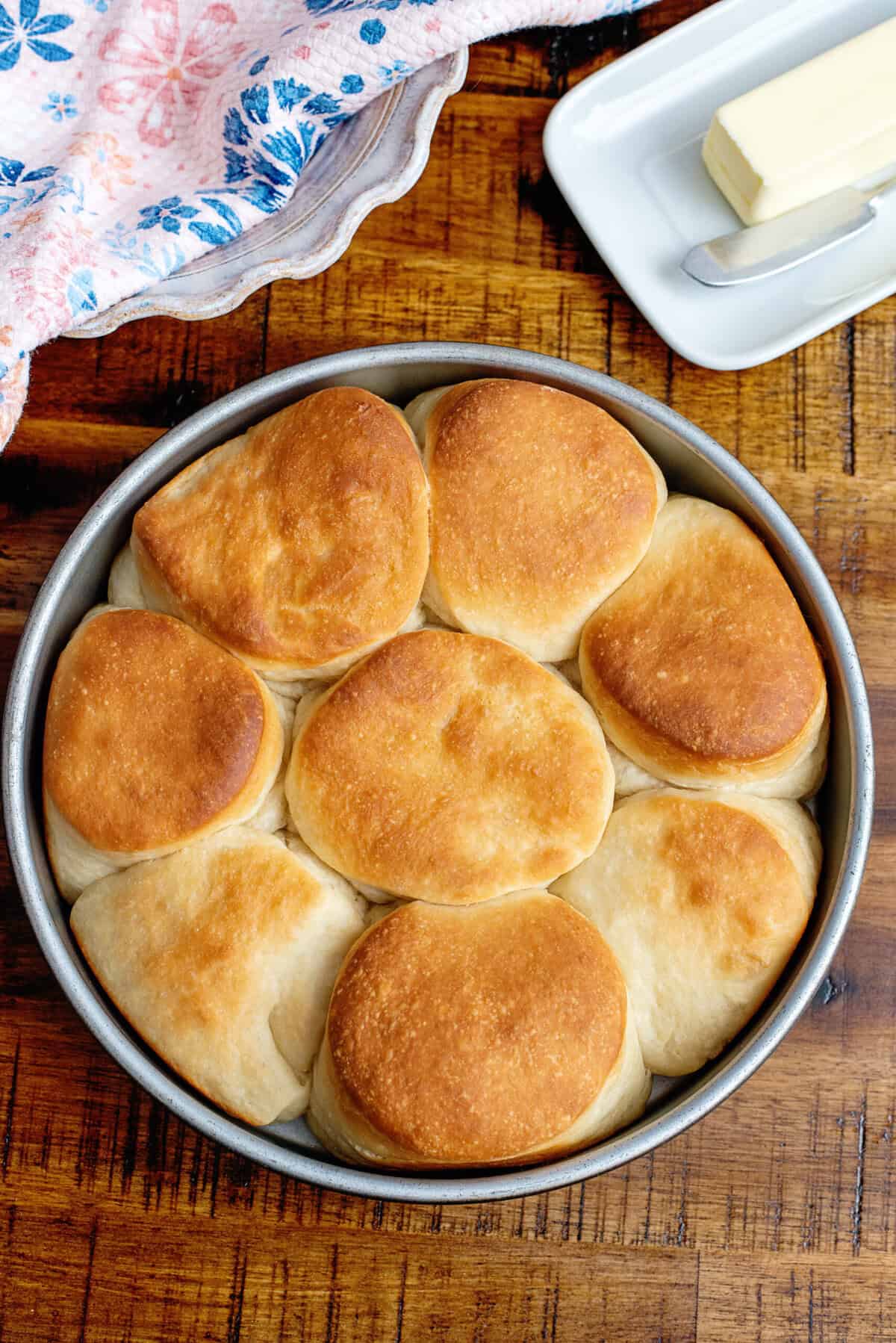 Baked homemade dinner rolls