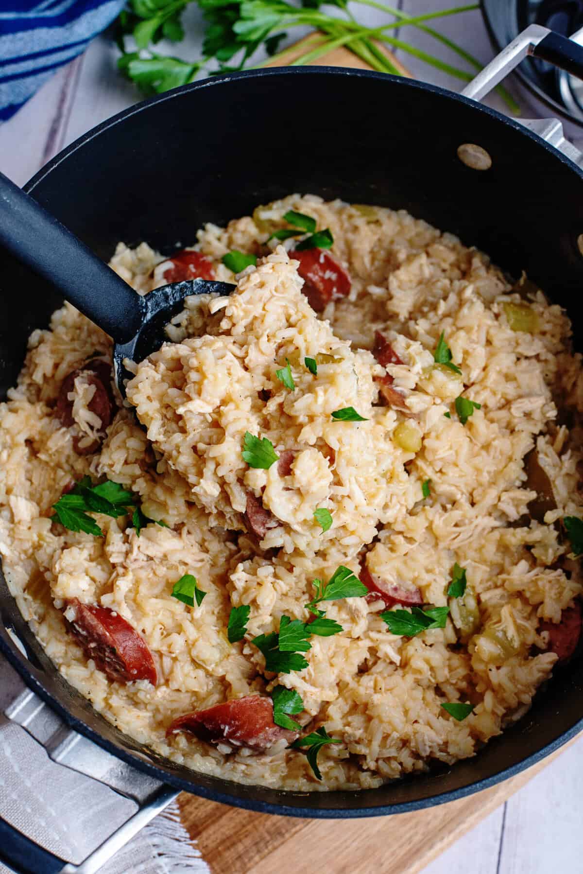 A close up of the finished pot of chicken bog