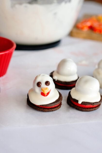 Snowman Oreo cookie ball with face