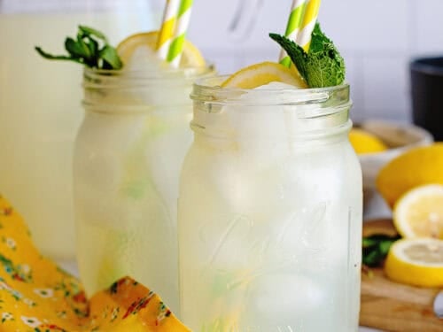 2 mason jars of old fashioned lemonade
