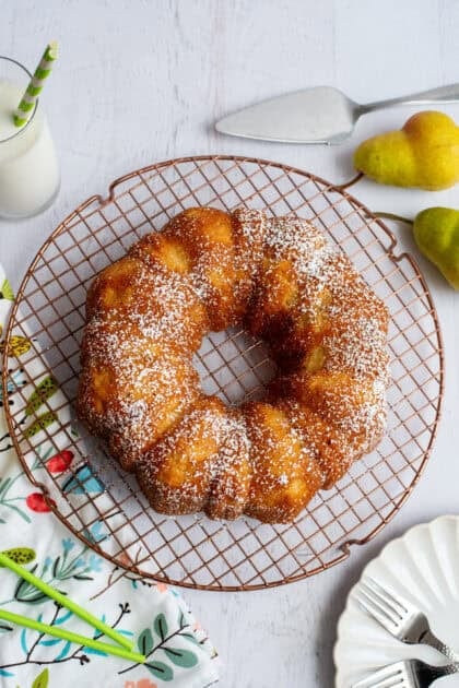 Baked pear bundt cake