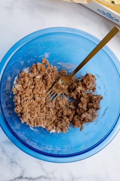 Cinnamon crumb topping mix